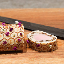Honey comb pattern mat