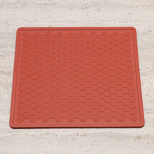 Honey comb pattern mat