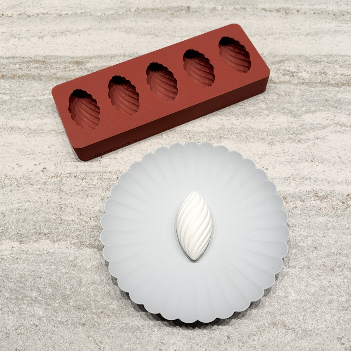 Quenelle Twist